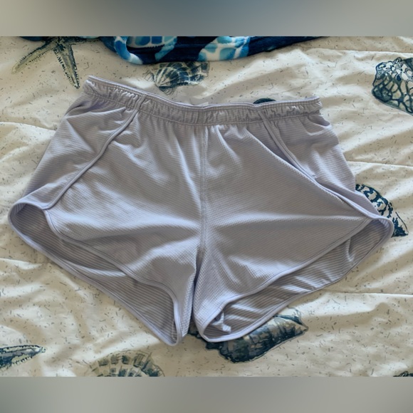 lululemon athletica Pants - Lululemon Athletica Swiftly Mid Rise  Shorts Size 6